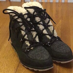Sorel Black and Cream Ankle Boots